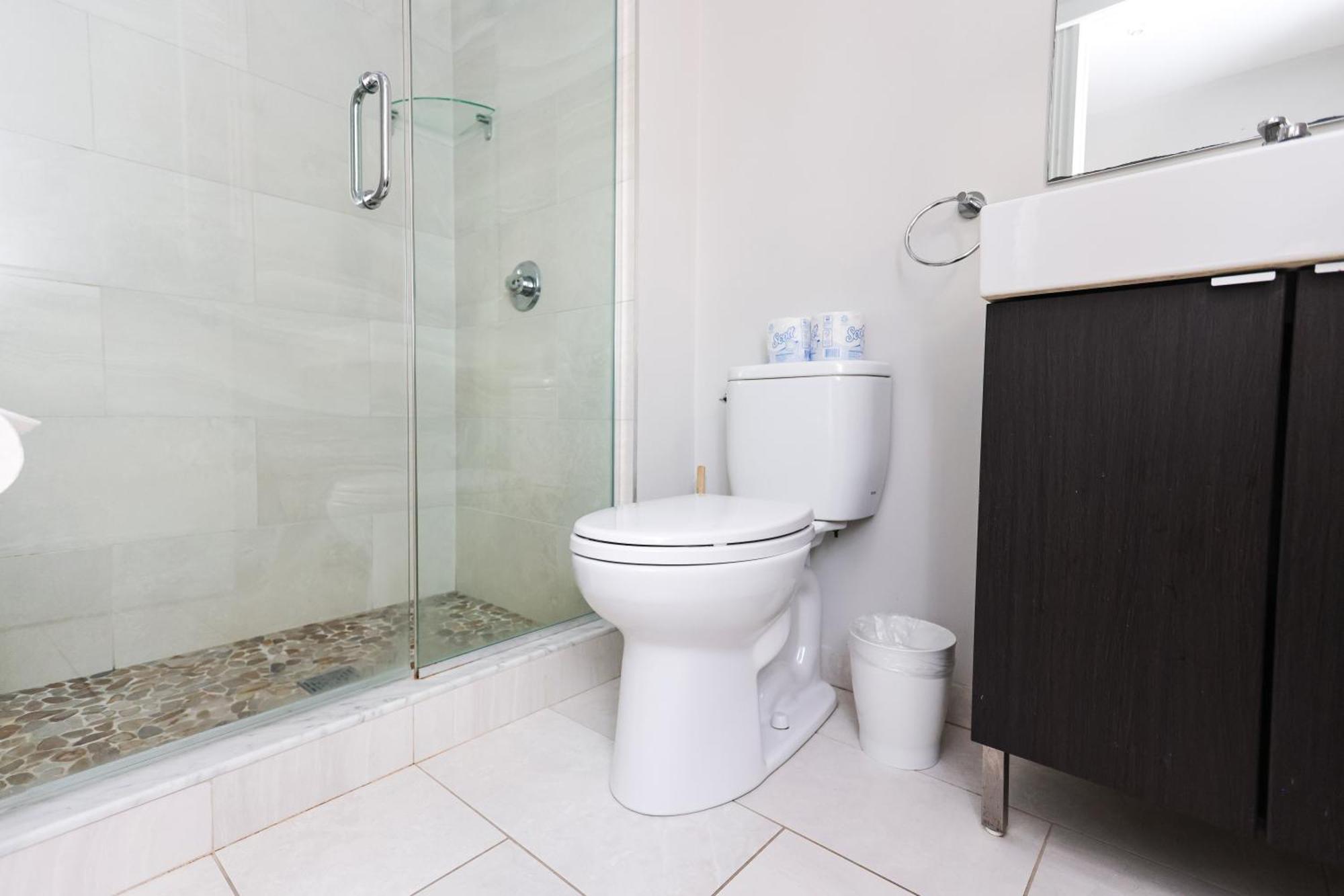 A Stylish Stay W/ A Queen Bed, Heated Floors.. #36 Brookline Dış mekan fotoğraf